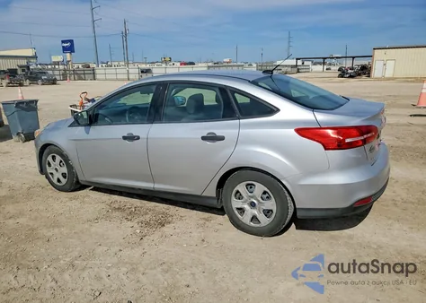 2016 Ford Focus S z USA, uszkodzony, nr VIN 1FADP3E27GL238029
